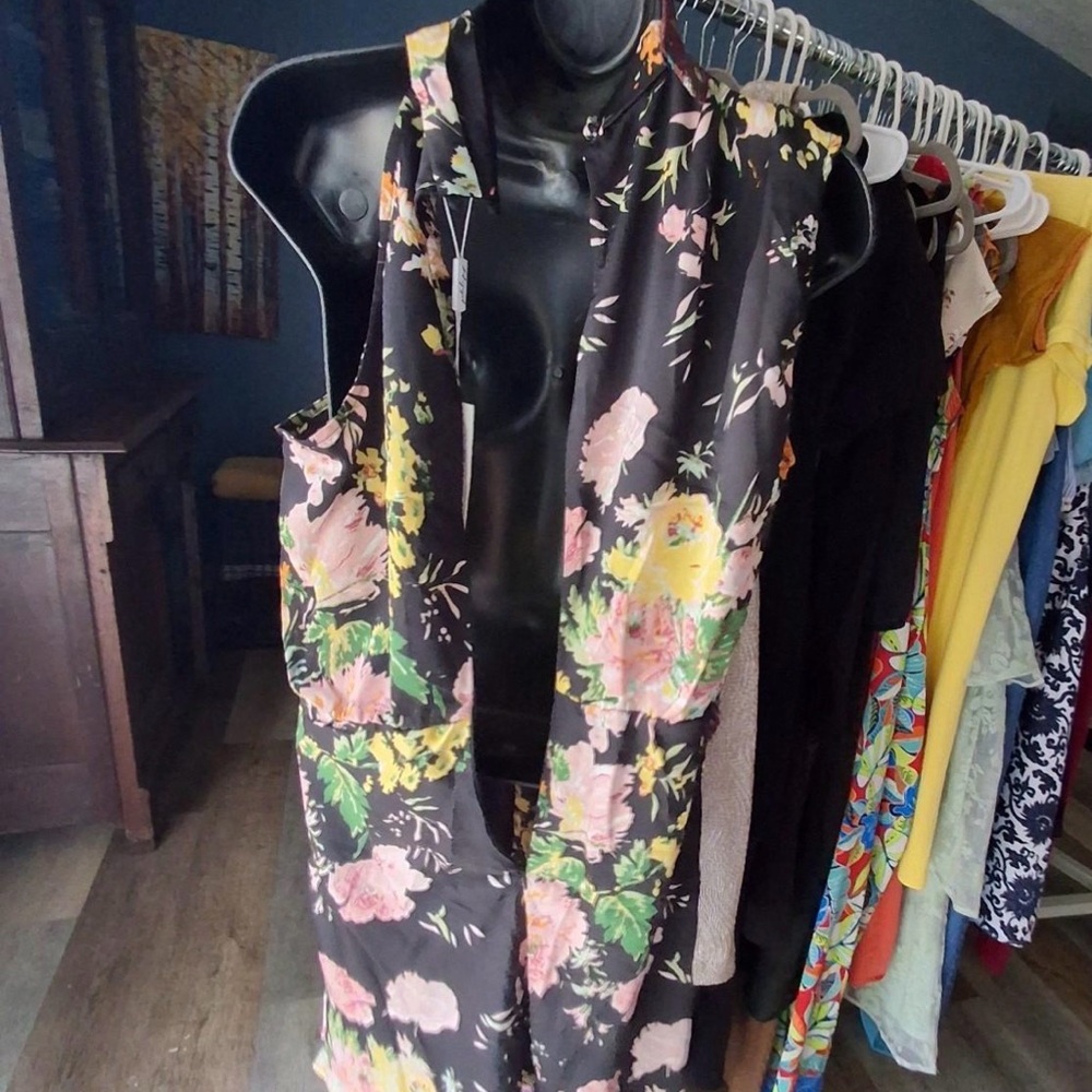 Petal & Pup Black Floral One-Shoulder Satin Dress. 💐Anabelle Halter Dress 💐 - Picture 3 of 5